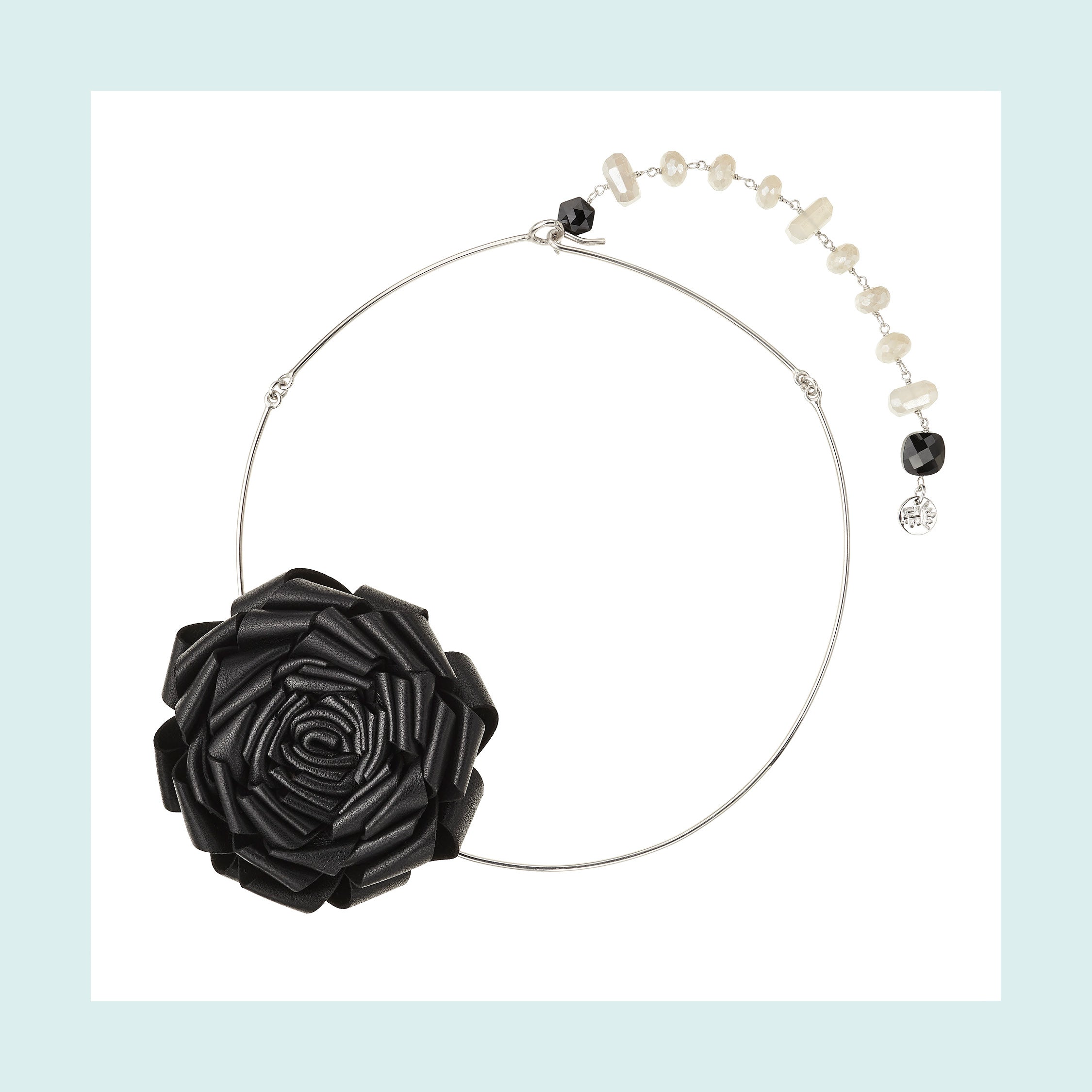 Collana Roses in pelle nera