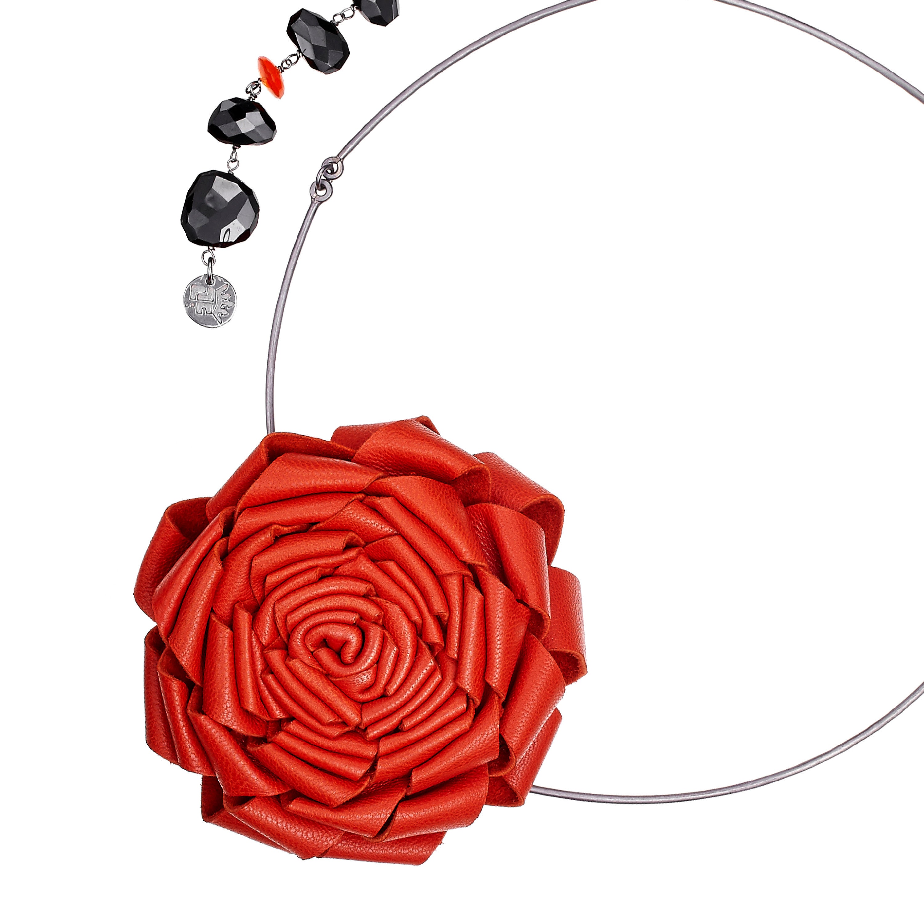 Collana Roses in pelle arancione